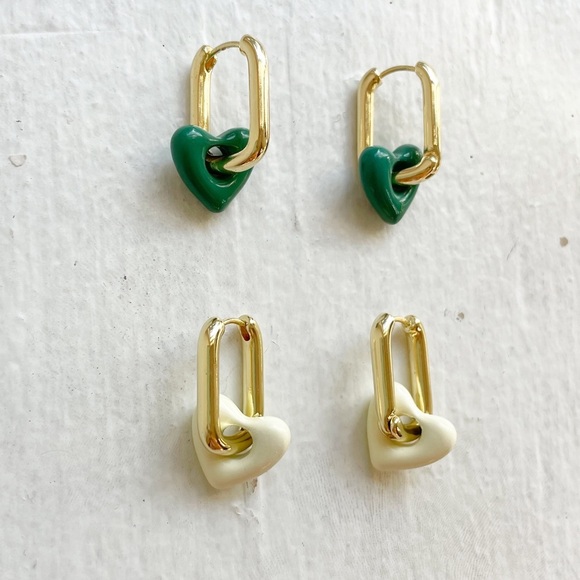 14k Gold Plated Heart Earrings NWT - Picture 1 of 6